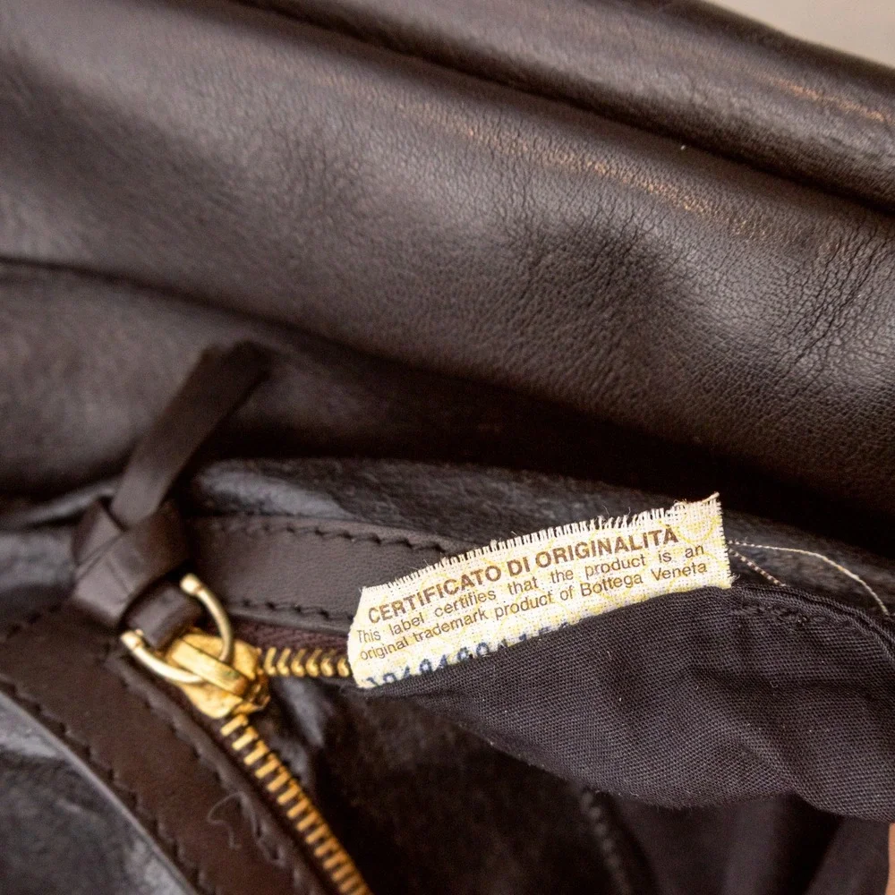 Vntg 1990s Bottega Veneta Dark Brown Leather Multi Pocket Messenger Shoulder Bag